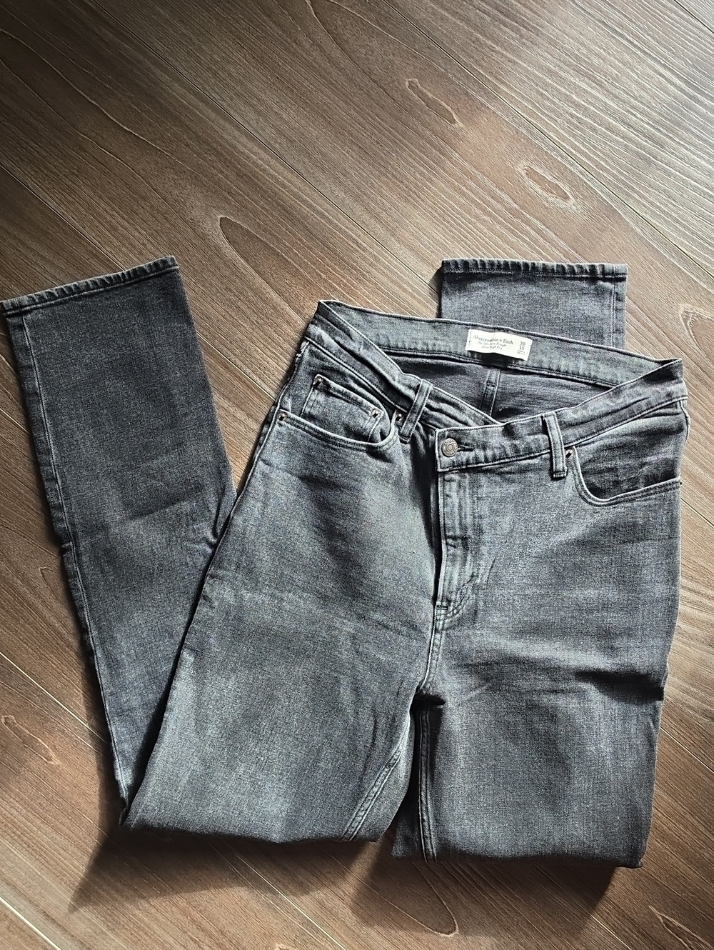 Abercrombie & Fitch Women's Skinny Jeans in Washed Gray